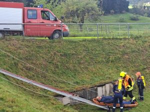 Rettung des Bürgermeisters aus Gefahrenbereich der Einsatzstelle